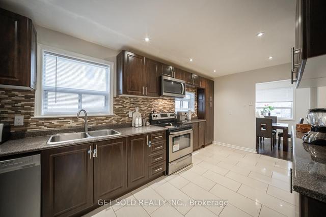 23 Humheller Rd, House detached with 4 bedrooms, 3 bathrooms and 4 parking in Toronto ON | Image 3