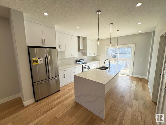 11215 75 Av Nw, House detached with 3 bedrooms, 2 bathrooms and null parking in Edmonton AB | Image 5