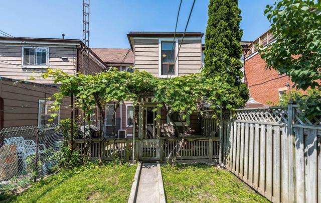 257 Markham St, House attached with 3 bedrooms, 3 bathrooms and 1 parking in Toronto ON | Image 14