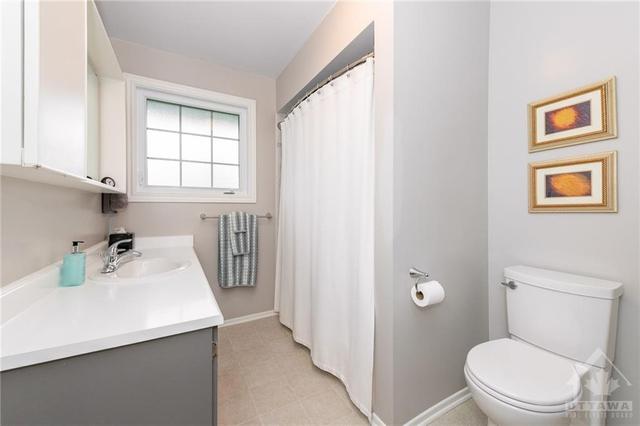 1521 Fisher Avenue, Townhouse with 3 bedrooms, 3 bathrooms and 1 parking in Ottawa ON | Image 21