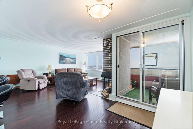 1001 - 30 Harrisford St, Condo with 3 bedrooms, 2 bathrooms and 1 parking in Hamilton ON | Image 13