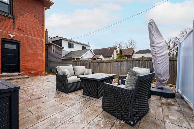 220 Owen Sound St, House detached with 7 bedrooms, 5 bathrooms and 6 parking in Shelburne ON | Image 17