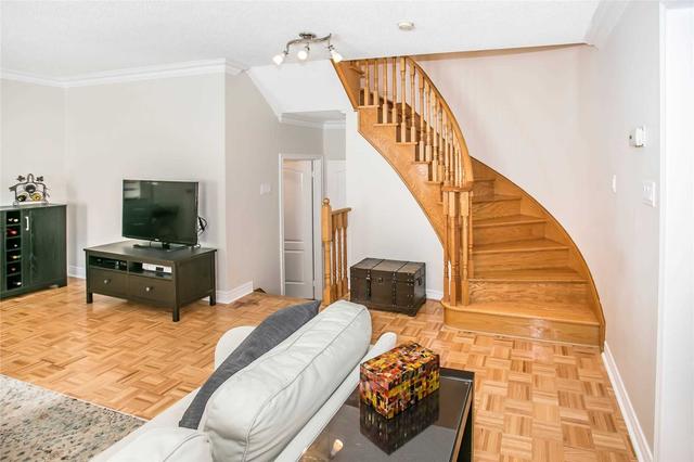 37 Sarno St, House semidetached with 3 bedrooms, 4 bathrooms and 3 parking in Vaughan ON | Image 2