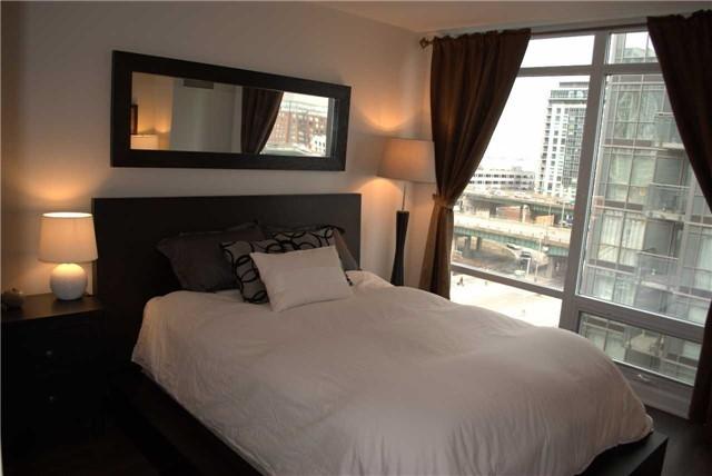 718 - 15 Brunel Crt, Condo with 1 bedrooms, 1 bathrooms and 1 parking in Toronto ON | Image 6