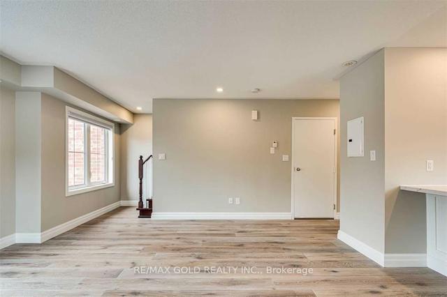 1 - 2464 Post Rd, Townhouse with 2 bedrooms, 2 bathrooms and 1 parking in Oakville ON | Image 29