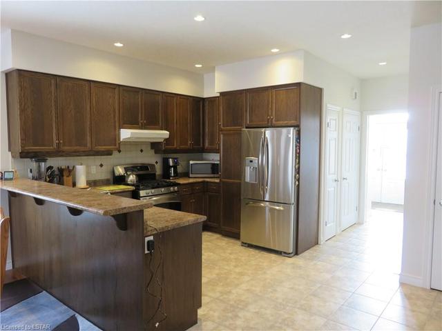 920 Briar Court, House detached with 3 bedrooms, 2 bathrooms and 6 parking in London ON | Image 5