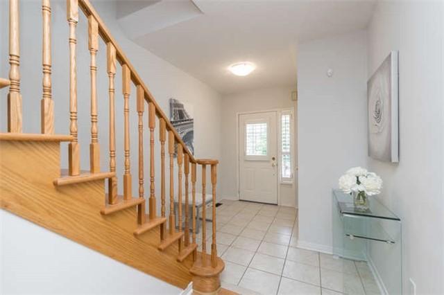 80 Camino Dr, House attached with 3 bedrooms, 2 bathrooms and 2 parking in Vaughan ON | Image 2