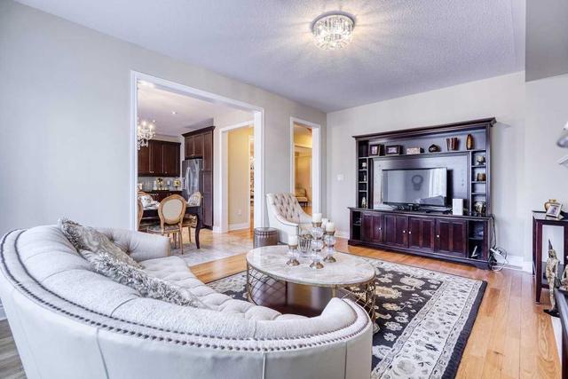 568 Valley Vista Dr N, House detached with 4 bedrooms, 4 bathrooms and 6 parking in Vaughan ON | Image 5