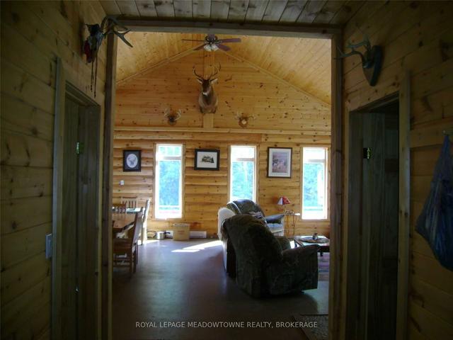 8721 Highway 522, House detached with 5 bedrooms, 2 bathrooms and 22 parking in Parry Sound, Unorganized, Centre Part ON | Image 3