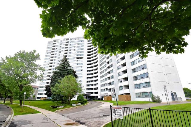 207 - 530 Lolita Gdns, Condo with 3 bedrooms, 1 bathrooms and 1 parking in Mississauga ON | Image 1