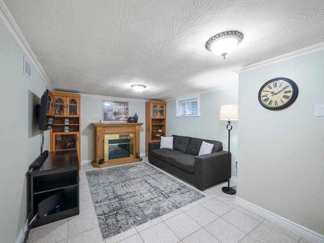 72 Ennerdale Rd, House detached with 2 bedrooms, 2 bathrooms and 1 parking in Toronto ON | Image 16