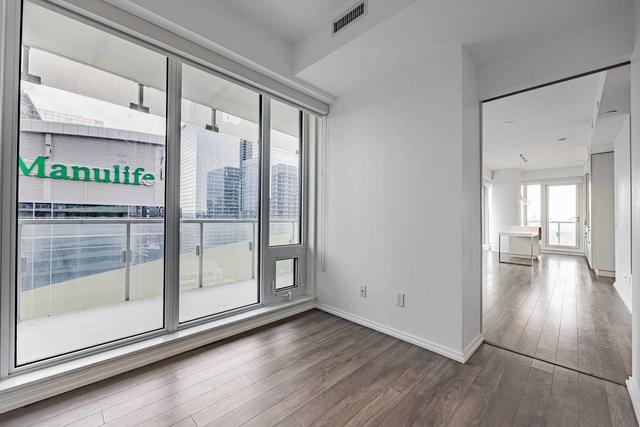 2209 - 197 Yonge St, Condo with 3 bedrooms, 2 bathrooms and 1 parking in Toronto ON | Image 35