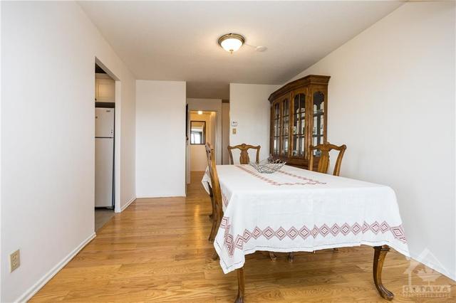 2307 - 1171 Ambleside Drive, Condo with 2 bedrooms, 1 bathrooms and 1 parking in Ottawa ON | Image 2