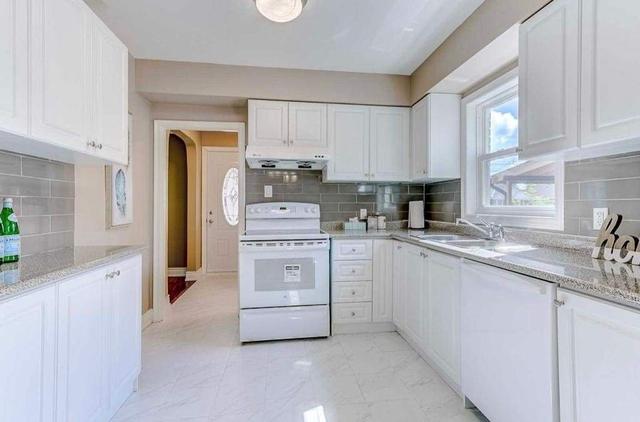80 Lilian Dr, House detached with 3 bedrooms, 2 bathrooms and 4 parking in Toronto ON | Image 4