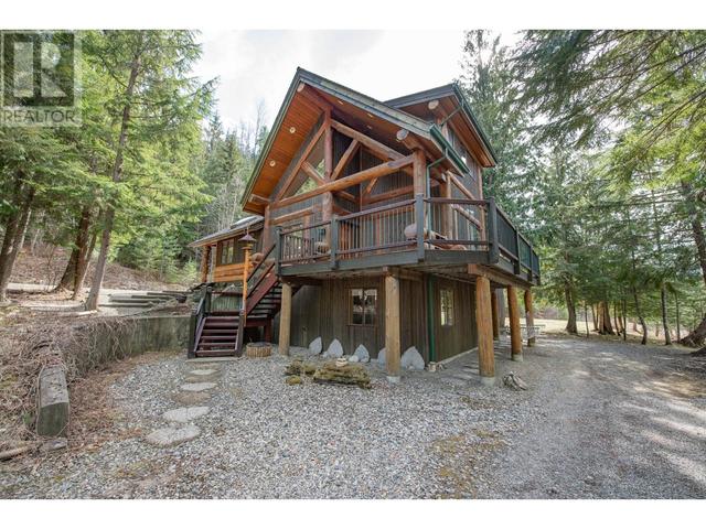 1195 Sugar Lake Road, House detached with 2 bedrooms, 2 bathrooms and 15 parking in North Okanagan E BC | Image 3