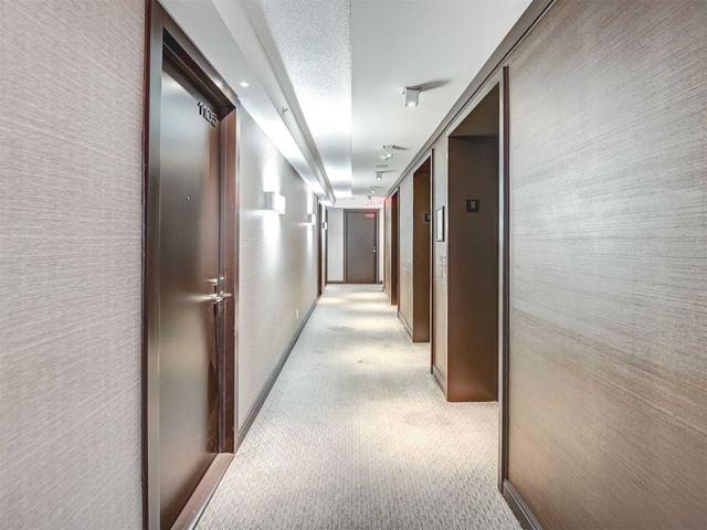 1107 - 5 Valhalla Inn Rd, Condo with 1 bedrooms, 1 bathrooms and 1 parking in Toronto ON | Image 7