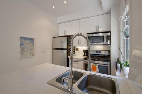 th23 - 1636 Dundas St W, Townhouse with 2 bedrooms, 2 bathrooms and 1 parking in Toronto ON | Image 2