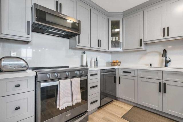 1402 - 716 The West Mall, Condo with 3 bedrooms, 2 bathrooms and 1 parking in Toronto ON | Image 38
