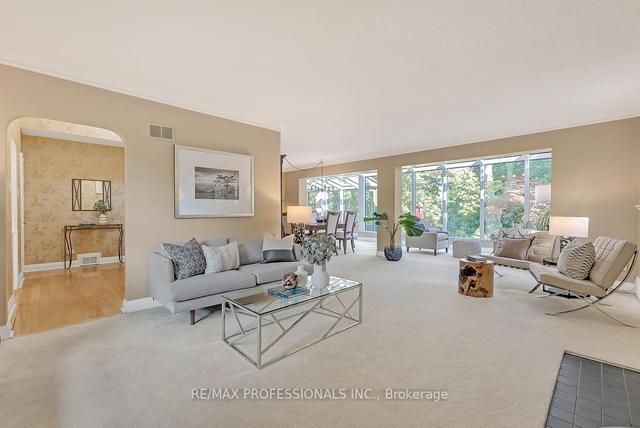 9 Hilldowntree Rd, House detached with 4 bedrooms, 3 bathrooms and 6 parking in Toronto ON | Image 37