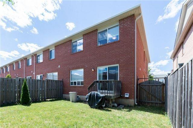 770 Johnson Hts, House attached with 3 bedrooms, 3 bathrooms and 1 parking in Milton ON | Image 19