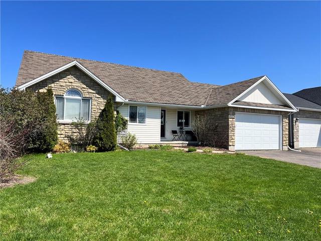 1034 Limestone Trail, House detached with 4 bedrooms, 2 bathrooms and 4 parking in Petawawa ON | Image 2
