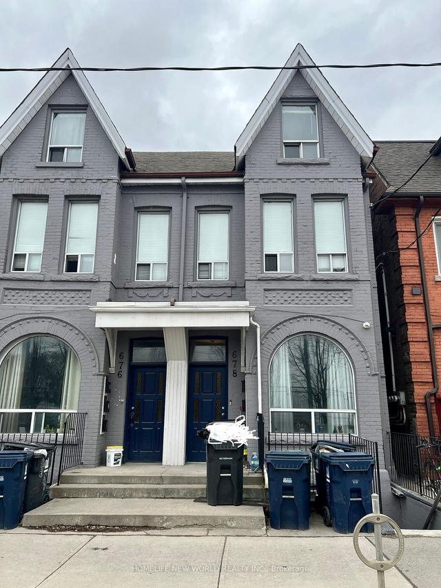 main - 678 Bathurst St, House semidetached with 2 bedrooms, 1 bathrooms and 2 parking in Toronto ON | Image 1