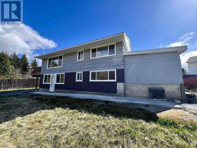 34 Grebe Street, House detached with 4 bedrooms, 2 bathrooms and null parking in Kitimat BC | Image 27