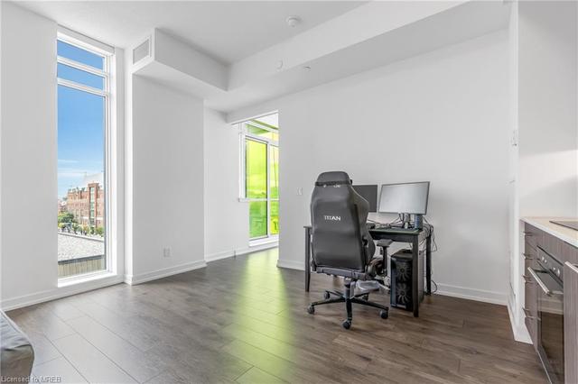 12 - 297 College Street Street, House attached with 2 bedrooms, 2 bathrooms and 1 parking in Toronto ON | Image 3