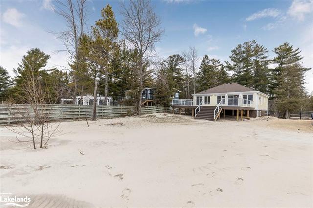 164 Santos Lane, House detached with 5 bedrooms, 2 bathrooms and 8 parking in Wasaga Beach ON | Image 35