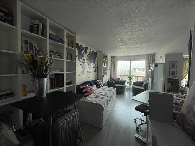 3208 - 8 Park Rd, Condo with 1 bedrooms, 1 bathrooms and 0 parking in Toronto ON | Image 6