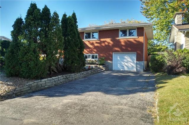 1250 Stanton Road, House detached with 4 bedrooms, 3 bathrooms and 5 parking in Ottawa ON | Image 3