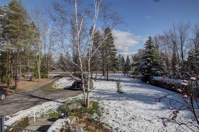 3648 10th Sdrd W, House detached with 3 bedrooms, 1 bathrooms and 2 parking in Bradford West Gwillimbury ON | Image 2