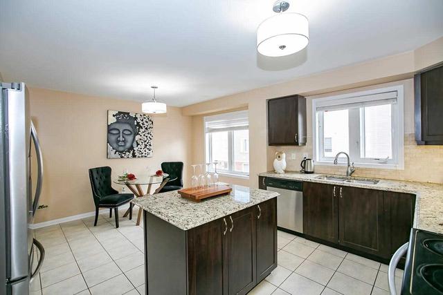 53 Ariel Rd S, House attached with 3 bedrooms, 4 bathrooms and 2 parking in Brampton ON | Image 10