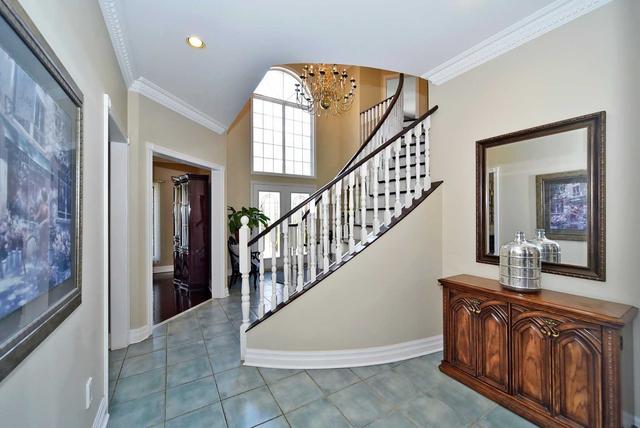 83 Ayton Cres, House detached with 4 bedrooms, 3 bathrooms and 6 parking in Vaughan ON | Image 33