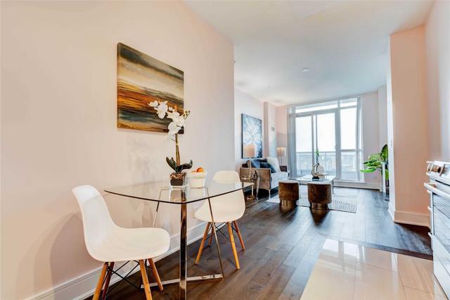 ne2001 - 9205 Yonge St, Condo with 1 bedrooms, 1 bathrooms and 1 parking in Richmond Hill ON | Image 2