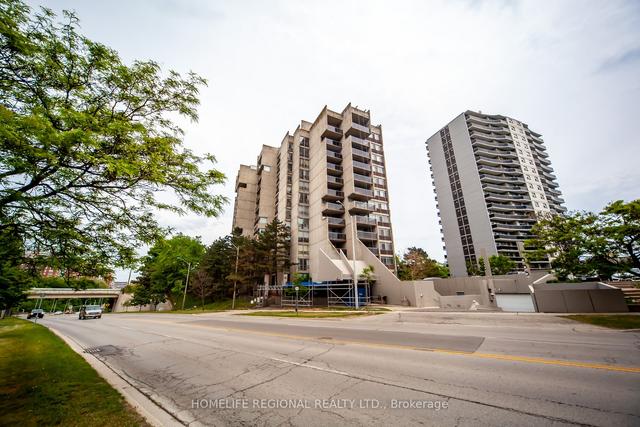 901 - 20 Speers Rd, Condo with 3 bedrooms, 2 bathrooms and 1 parking in Oakville ON | Image 1