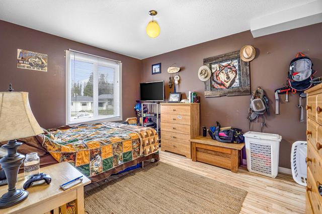 ab - 412 Cougar Street, House detached with 1 bedrooms, 1 bathrooms and 2 parking in East Kootenay G AB | Image 7