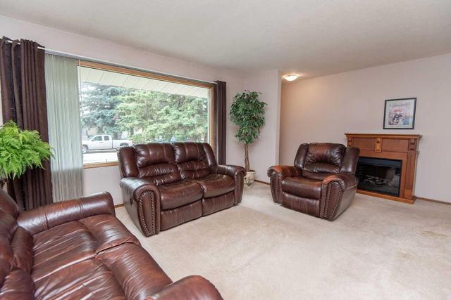 78 Sherwood Crescent, House detached with 3 bedrooms, 1 bathrooms and 2 parking in Red Deer AB | Image 8