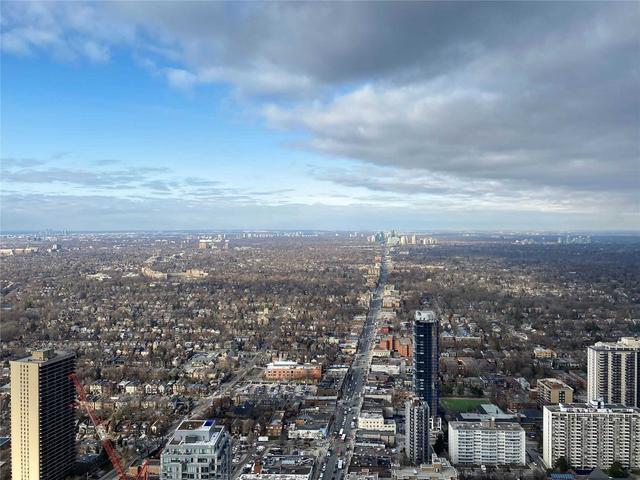 ph 5807 - 8 Eglinton Ave, Condo with 2 bedrooms, 2 bathrooms and 0 parking in Toronto ON | Image 10