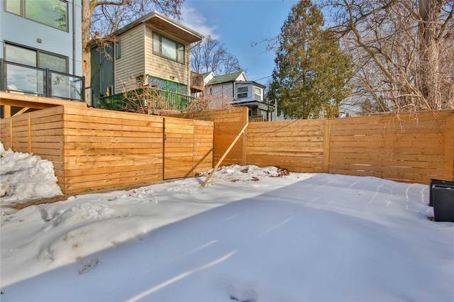 1b Ivy Ave, House detached with 3 bedrooms, 5 bathrooms and 2 parking in Toronto ON | Image 22
