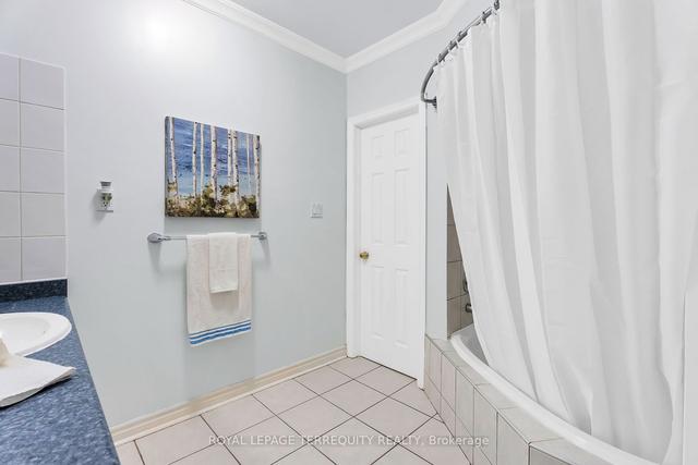 10 San Carmelo Way, Townhouse with 3 bedrooms, 2 bathrooms and 3 parking in Toronto ON | Image 13