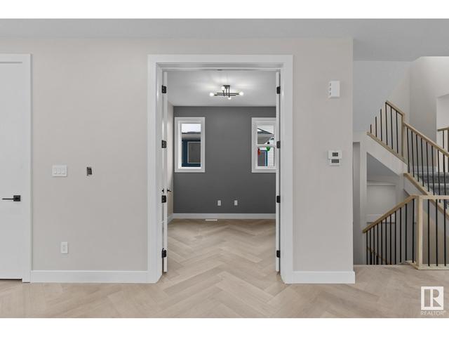 9756 83 Av Nw, House detached with 4 bedrooms, 3 bathrooms and null parking in Edmonton AB | Image 11