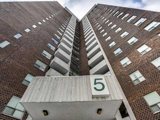 1003 - 5 Old Sheppard Ave, Condo with 2 bedrooms, 1 bathrooms and 1 parking in Toronto ON | Image 2