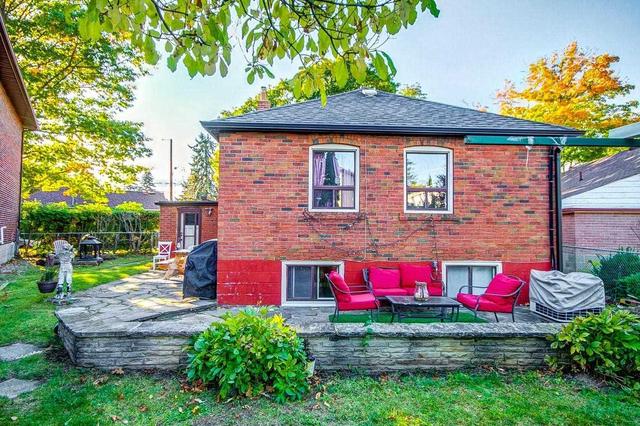 71 Presteign Ave, House detached with 3 bedrooms, 2 bathrooms and 3 parking in Toronto ON | Image 18