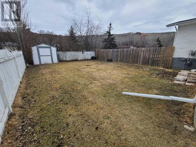 8005a 99 Street, House semidetached with 3 bedrooms, 2 bathrooms and 2 parking in Peace River AB | Image 18