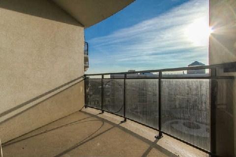 718 - 1 Maison Parc Crt, Condo with 2 bedrooms, 2 bathrooms and 1 parking in Vaughan ON | Image 9