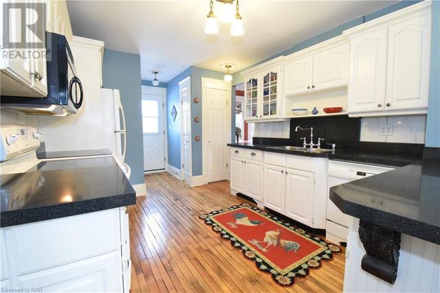980 Concession 2 Road, House detached with 6 bedrooms, 3 bathrooms and null parking in Niagara on the Lake ON | Image 13