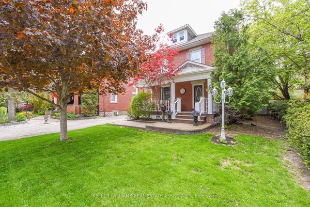 57 Elizabeth St S, House detached with 3 bedrooms, 2 bathrooms and 8 parking in Brampton ON | Image 12