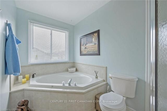 1184 Thornley Ave, House detached with 4 bedrooms, 4 bathrooms and 6 parking in London ON | Image 16