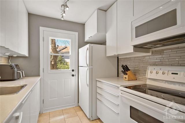 6 Lovell Lane, Townhouse with 3 bedrooms, 2 bathrooms and 1 parking in Ottawa ON | Image 14